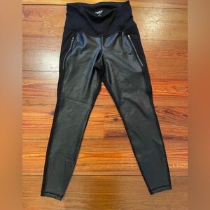 Women’s old navy XS leggings.